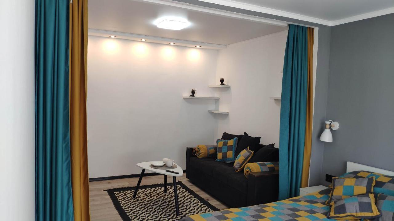 Apartment On Panfilova 114 アルマトイ エクステリア 写真